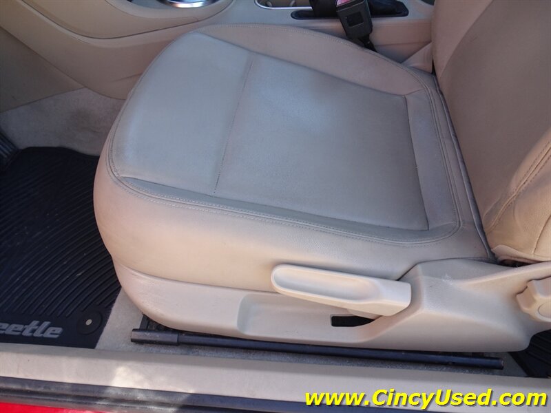 2013 Volkswagen Beetle-Classic 2.5L PZEV - Photo 22 - Cincinnati, OH 45255
