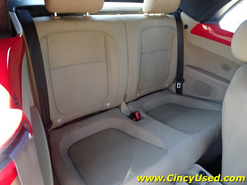 2013 Volkswagen Beetle-Classic 2.5L PZEV - Photo 14 - Cincinnati, OH 45255