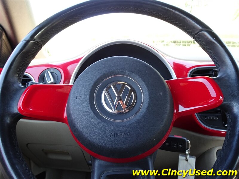 2013 Volkswagen Beetle-Classic 2.5L PZEV - Photo 18 - Cincinnati, OH 45255