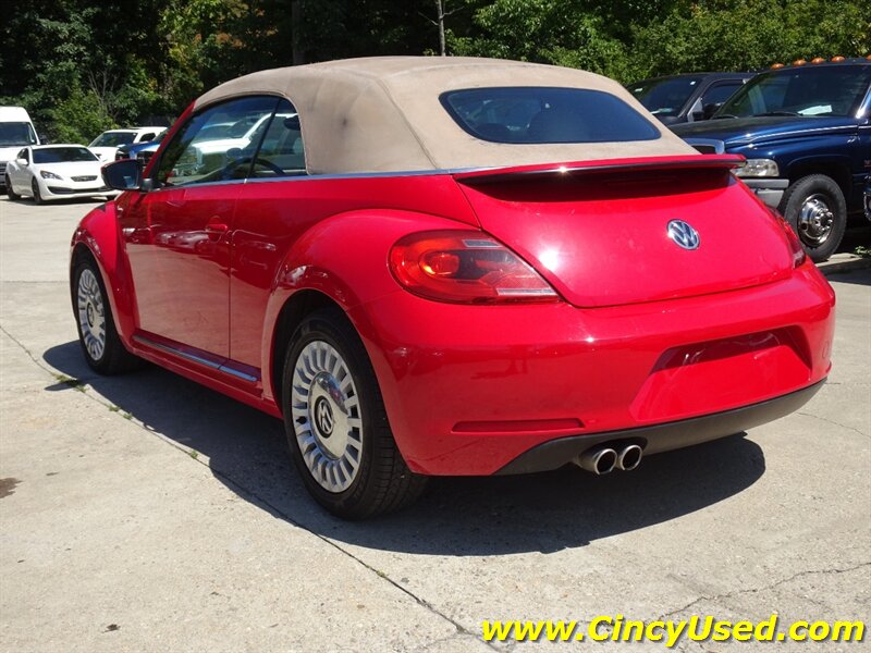 2013 Volkswagen Beetle-Classic 2.5L PZEV - Photo 8 - Cincinnati, OH 45255