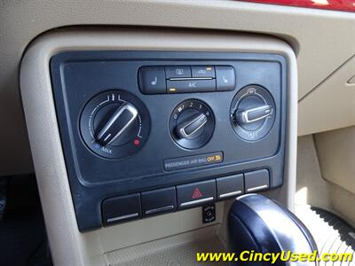 2013 Volkswagen Beetle-Classic 2.5L PZEV - Photo 17 - Cincinnati, OH 45255