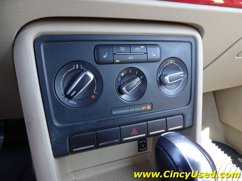 2013 Volkswagen Beetle-Classic 2.5L PZEV - Photo 17 - Cincinnati, OH 45255