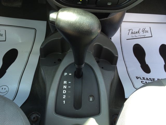 2005 Ford Focus ZX4 SE   - Photo 16 - Cincinnati, OH 45255