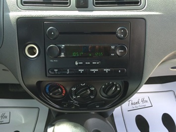 2005 Ford Focus ZX4 SE   - Photo 17 - Cincinnati, OH 45255