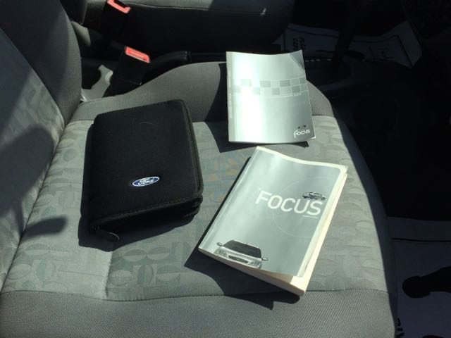 2005 Ford Focus ZX4 SE   - Photo 20 - Cincinnati, OH 45255