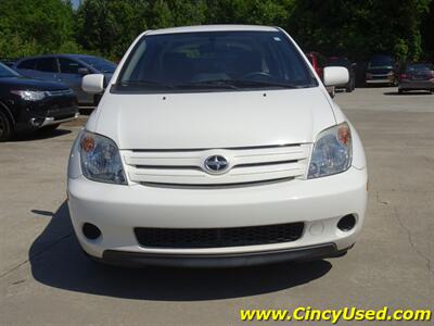 2005 Scion xA - Photo 2 - Cincinnati, OH 45255