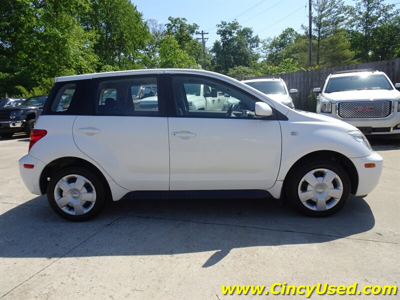 2005 Scion xA - Photo 5 - Cincinnati, OH 45255