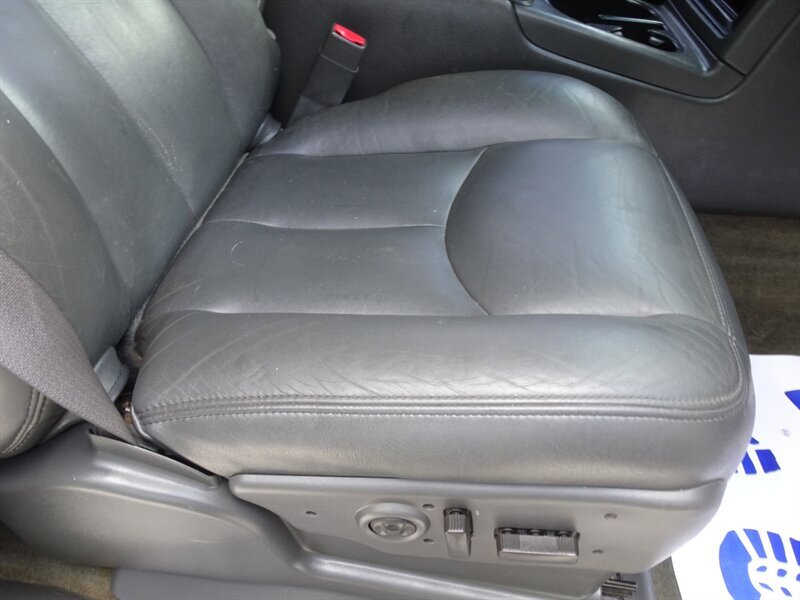 2005 GMC Sierra 2500HD SLE   - Photo 15 - Cincinnati, OH 45255