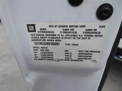 2005 GMC Sierra 2500HD SLE   - Photo 34 - Cincinnati, OH 45255