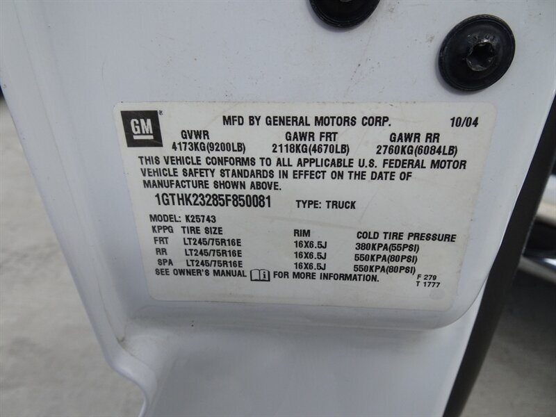 2005 GMC Sierra 2500HD SLE   - Photo 34 - Cincinnati, OH 45255