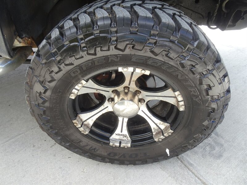 2005 GMC Sierra 2500HD SLE   - Photo 31 - Cincinnati, OH 45255