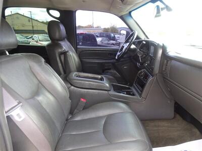2005 GMC Sierra 2500HD SLE   - Photo 10 - Cincinnati, OH 45255