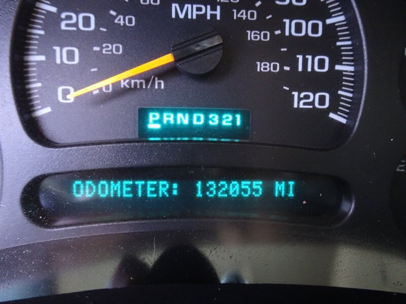 2005 GMC Sierra 2500HD SLE   - Photo 18 - Cincinnati, OH 45255