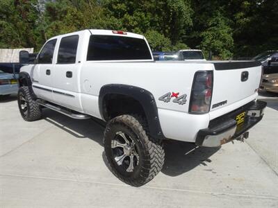 2005 GMC Sierra 2500HD SLE   - Photo 4 - Cincinnati, OH 45255