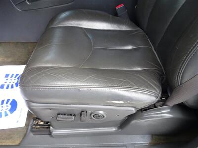 2005 GMC Sierra 2500HD SLE   - Photo 16 - Cincinnati, OH 45255