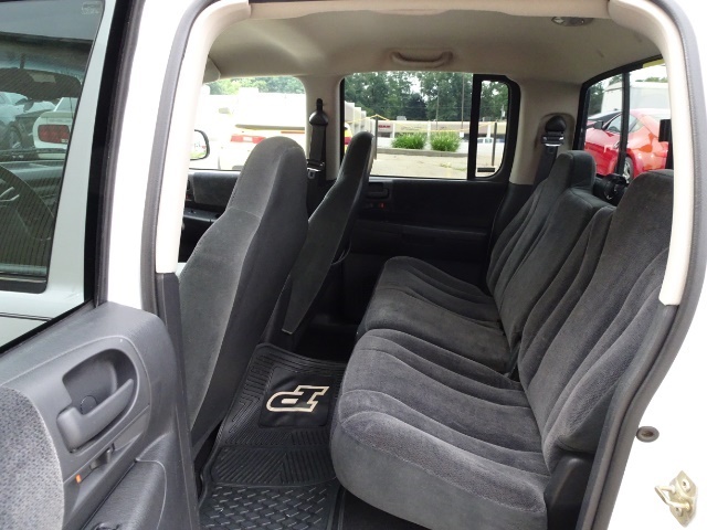2001 Dodge Dakota SLT - Photo 15 - Cincinnati, OH 45255