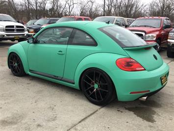 2012 Volkswagen Beetle Turbo   - Photo 4 - Cincinnati, OH 45255