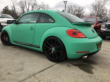 2012 Volkswagen Beetle Turbo   - Photo 12 - Cincinnati, OH 45255