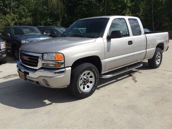 2004 GMC Sierra 1500 Work Truck   - Photo 3 - Cincinnati, OH 45255