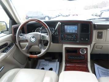 2006 Cadillac Escalade   - Photo 14 - Cincinnati, OH 45255