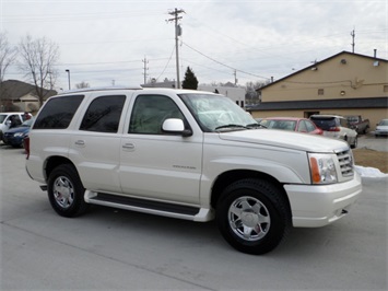 2006 Cadillac Escalade   - Photo 1 - Cincinnati, OH 45255