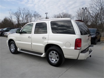 2006 Cadillac Escalade   - Photo 4 - Cincinnati, OH 45255