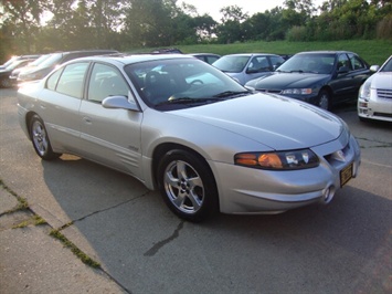 2002 Pontiac Bonneville SSEi   - Photo 1 - Cincinnati, OH 45255