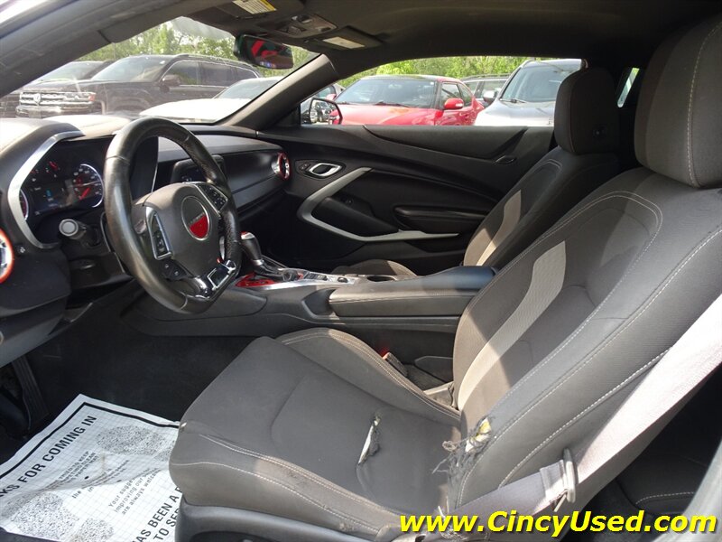 2016 Chevrolet Camaro LT - Photo 12 - Cincinnati, OH 45255