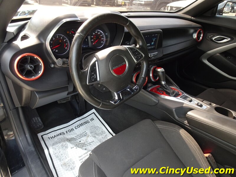2016 Chevrolet Camaro LT - Photo 11 - Cincinnati, OH 45255