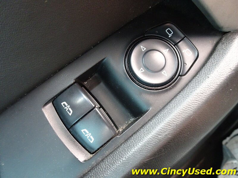 2016 Chevrolet Camaro LT - Photo 20 - Cincinnati, OH 45255