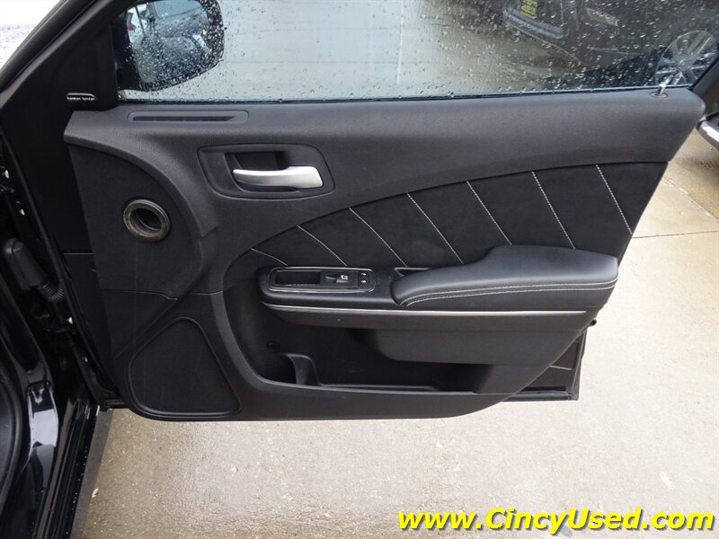 2012 Dodge Charger SRT8   - Photo 28 - Cincinnati, OH 45255