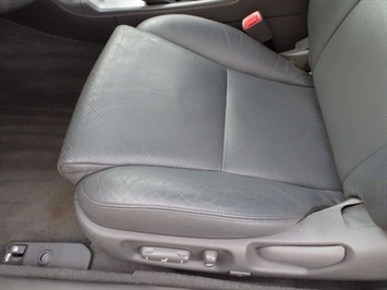 2005 Toyota Camry Solara SLE V6   - Photo 11 - Cincinnati, OH 45255