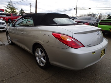 2005 Toyota Camry Solara SLE V6   - Photo 6 - Cincinnati, OH 45255