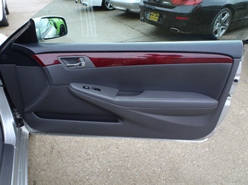 2005 Toyota Camry Solara SLE V6   - Photo 18 - Cincinnati, OH 45255