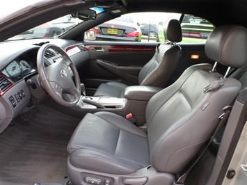 2005 Toyota Camry Solara SLE V6   - Photo 12 - Cincinnati, OH 45255