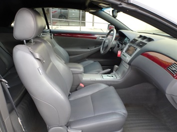 2005 Toyota Camry Solara SLE V6   - Photo 20 - Cincinnati, OH 45255