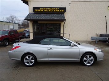 2005 Toyota Camry Solara SLE V6   - Photo 2 - Cincinnati, OH 45255