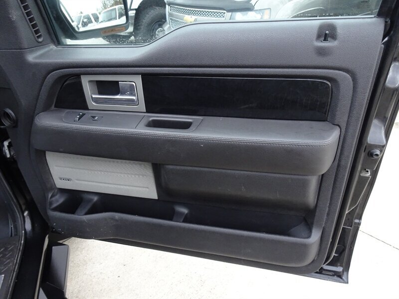 2012 Ford F-150 Platinum 3.5L Ecoboost V6 4X4 - Photo 29 - Cincinnati, OH 45255