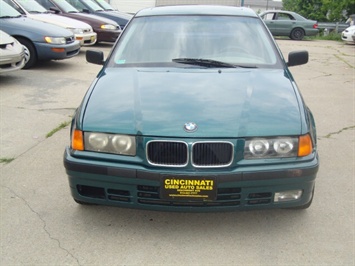 1992 BMW 318i   - Photo 2 - Cincinnati, OH 45255