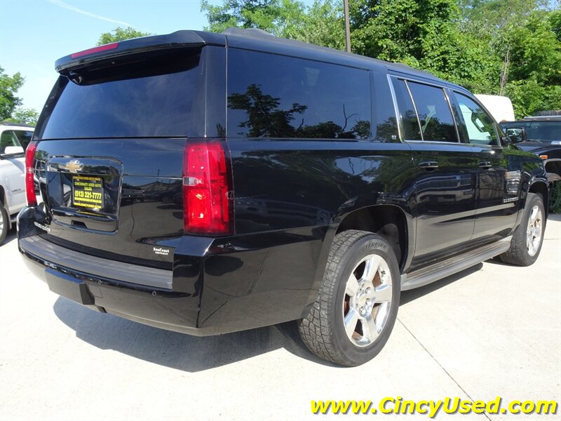 2016 Chevrolet Suburban LT - Photo 6 - Cincinnati, OH 45255