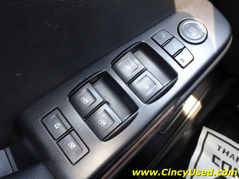 2016 Chevrolet Suburban LT - Photo 21 - Cincinnati, OH 45255