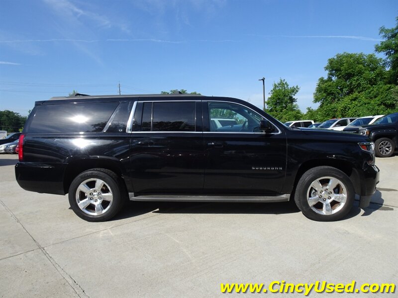 2016 Chevrolet Suburban LT - Photo 5 - Cincinnati, OH 45255