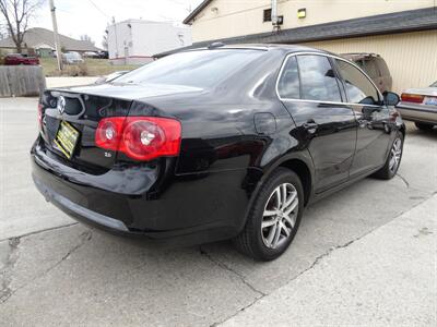 2006 Volkswagen Jetta 2.5   - Photo 6 - Cincinnati, OH 45255