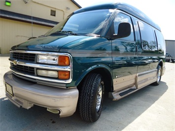 2000 Chevrolet Express   - Photo 11 - Cincinnati, OH 45255