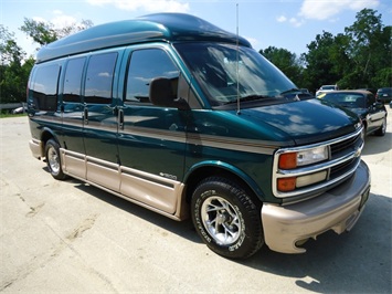 2000 Chevrolet Express   - Photo 1 - Cincinnati, OH 45255