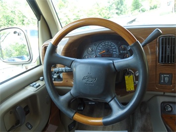 2000 Chevrolet Express   - Photo 20 - Cincinnati, OH 45255