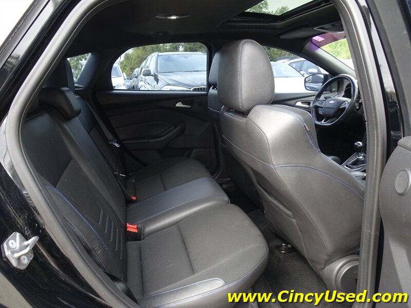 2017 Ford Focus RS - Photo 16 - Cincinnati, OH 45255