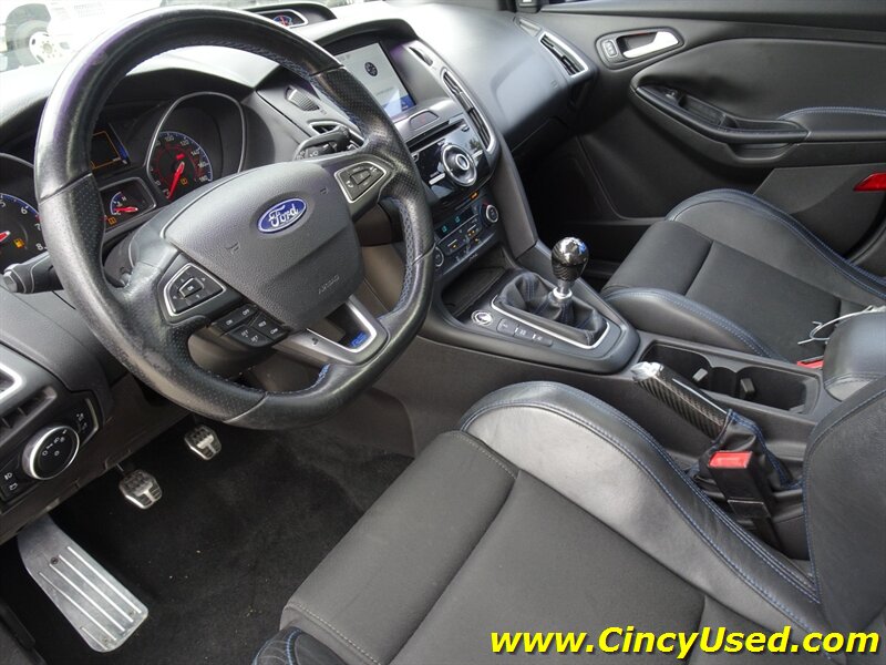 2017 Ford Focus RS - Photo 14 - Cincinnati, OH 45255