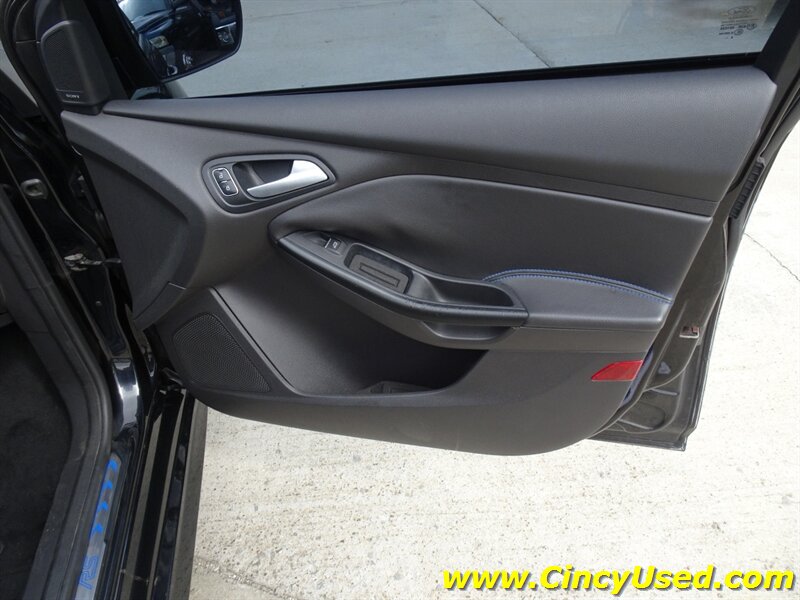 2017 Ford Focus RS - Photo 38 - Cincinnati, OH 45255