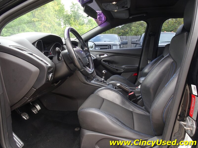 2017 Ford Focus RS - Photo 13 - Cincinnati, OH 45255